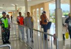 Pos-Pengamanan-Operasi-Lilin-Turangga-2023-di-Bandara-Frans-Sales-Lega-Lakukan-Pengamanan-Pesawat-Penumpang-dengan-Cermat