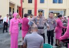 Tradisi-Siraman-Air-Kembang-Warnai-Upacara-Kenaikan-Pangkat-Bintara-Polri-Polres-Manggarai-Periode-01-Juli-2024