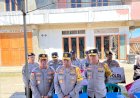 Kapolda-NTT-dan-Ketua-Bhayangkari-Serahkan-Bantuan-Kapolri-dan-Ketua-Umum-Bhayangkari-untuk-Personel-Terdampak-Gempa