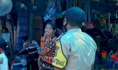 Datangi-Pasar,-Bhabinkamtibmas--Kelurahan-Baru-Beri-Imbauan