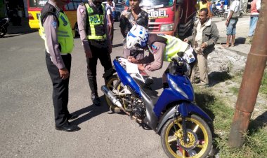 Tidak-Menggunakan-Masker-Dan-Helm,-Sat-Lantas-Berikan-Sanusi-DanTeguran.