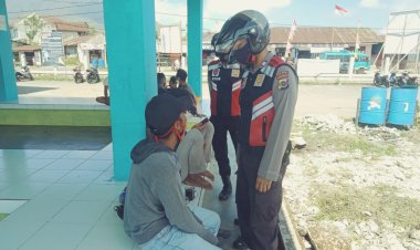 Patroli-Seputaran-Kota-Ruteng,-Sat-Samapta-Polres-Manggarai-Datangi-warga-yang-Berkerumun-dan-Sampaikan-Ini.