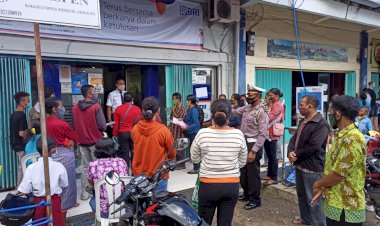 KBO-Lantas-Beri-Himbauan-Kepada-Masyarakat-Yang-Berkumpul