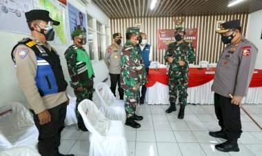 Blusukan-Ke-Bandung,-Kapolri-dan-Panglima-Mapping-Kebutuhan-Masyarakat-Dampak-PPKM-Darurat