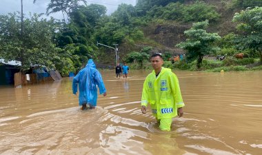 Curah-Hujan-Tinggi,-Sungai-Wae-Pesi-Meluap-Reo-Kebanjiran