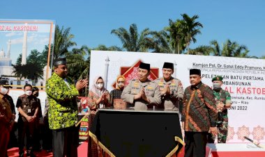 Wakapolri-Letakkan-Batu-Pertama-Pembangunan-Masjid-Al-Kostoeri