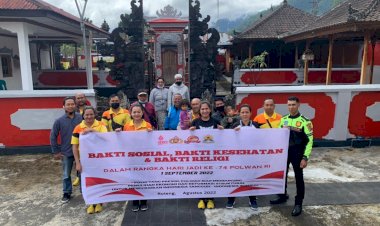 Bakti-Religi,-Polwan-Polres-Manggarai-Membersihkan-Tempat-Ibadah