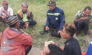 Sambang-Warga-Ini-Yang-Disampaikan-Bhabinkamtibmas-Kec.-Satar-Mese