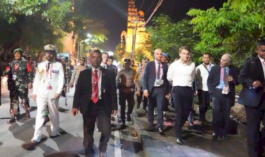 Kapolda-Bali-Terjun-Langsung-Kawal-Pengamanan-Presiden-Prancis-yang-Jalan-Kaki-2-Kilometer