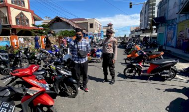 Pengamanan-Ibadah-Mingguan-Di-Gereja-Oleh-Personel-Polres-Manggarai
