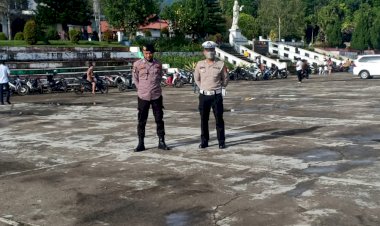 Pengamanan-Misa-Mingguan-Oleh-Personel-Polres-Manggarai