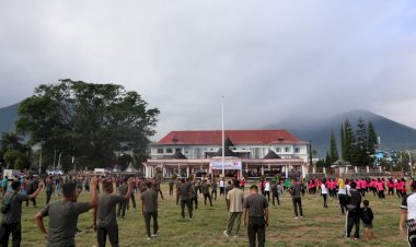 Olahraga-Bersama-Dalam-Rangka-Hari-Bhayangkara-1-Juli-2023