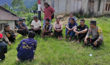Cegah-TPPO,-Bhabinkamtibmas-Bripka-Adrianus-G.-Suman-Sambangi-Dusun-Golo-Ngorok