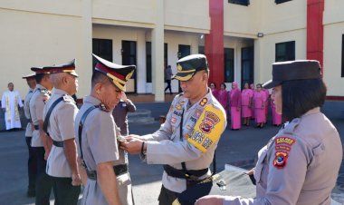 Kapolres-Manggarai-pimpin-Upacara-Serah-Terima-Jabatan-Wakapolres-Manggarai-dan-Kapolsek-Cibal-Polres-Manggarai