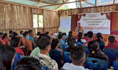 Bhabinkamtibmas-Bripka-Arsel-Liunima-Berikan-Sosialisasi