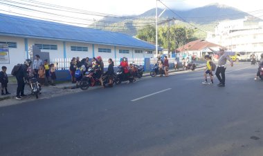 Personel-Sat-Lantas-Polres-Manggarai-Rutin-Gatur-Pagi-demi-kelancaran-arus-lalu-lintas-dan-keselamatan-pengguna-jalan