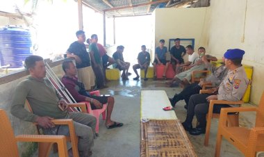 Giat-Sambang-Satuan-Polairud-Polres-Manggarai:-Anggota-Satpolairud-Memberikan-Himbauan-untuk-Selamatkan-Lingkungan-dan-Cegah-Hoax