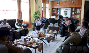 Kapolres-Manggarai-Pimpin-Rapat-Pembahasan-Permasalahan-Kamseltibcarlantas-di-Kota-Ruteng
