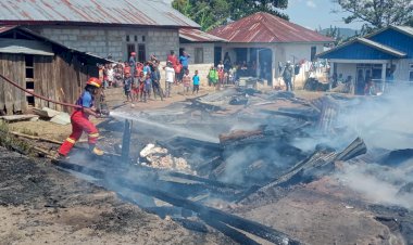 RUMAH-MILIK-SEORANG-WARGA-DI-KUSU,-KECAMATAN-RUTENG-HANGUS-TERBAKAR