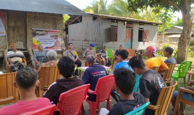 Polsek-Reo-Menggelar-Kegiatan-Jumat-Curhat-untuk-Bahas-Situasi-Kamtibmas-dan-Interaksi-Langsung-dengan-Masyarakat-di-Kelurahan-Baru