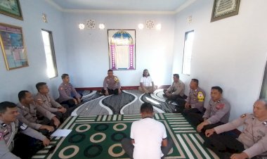 Mempererat-Kesatuan-dan-Keharmonisan-Anggota-Polri/PNS-Polres-Manggarai-ikuti-kegiatan-Bimbingan-Rohani