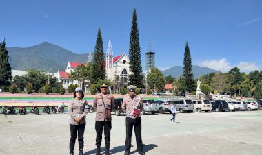 Personil-Polres-Manggarai-Amankan-Ibadah-Minggu-di-Gereja-Gereja-pada-Hari-Minggu,-10-September-2023