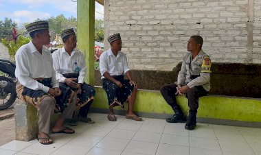 Bripka-Semris-Bell,-Bhabinkamtibmas-Kecamatan-Reok-Barat,-Sosialisasikan-Pencegahan-Tindak-Pidana-Perdagangan-Orang,-Karhutla-dan-HPR