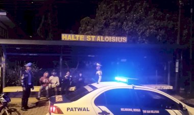 Satuan-Lalu-Lintas-Polres-Manggarai-Giat-Patroli,-Pamturlalin,-dan-Himbauan-KamseLtibCar-Lantas-di-Seputaran-Kota-Ruteng