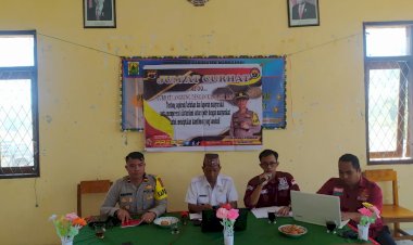 Kapolsek-Reo-Gelar-Jumat-Curhat-di-Camat-Reok-Barat:-Respons-Terhadap-Pertanyaan-Kepala-Desa