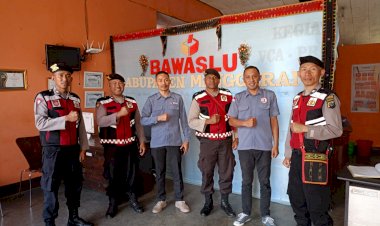 Menjaga-Situasi-Aman-dan-Kondusif-Menjelang-Pemilu-dan-Pilpres,-Anggota-Samapta-Polres-Manggarai-Gelar-Patroli-Presisi-Perintis