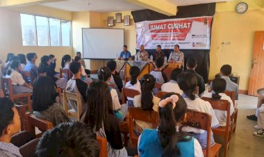 Jumat-Curhat-di-SMA-Karya-Ruteng:-Polres-Manggarai-Dekatkan-Masyarakat-dan-Pelajar-dengan-Program-CARI-BERKAH-JUMAT