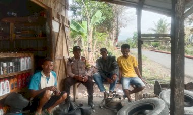 Bripka-ARSEL-LIUNIMA,-Babinkamtibmas-Kec.-Satarmese-Barat,-Kabupaten-Manggarai-Melakukan-Sosialisasi-TPPO,-Antisipasi-Penyebaran-Hewan-Penyebar-Rabies,-Pencegahan-Kebakaran-Hutan-dan-Lahan,-dan-Curanmor-di-Desa-Satar-Lenda,-Bandang