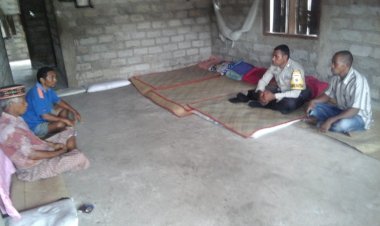 Bripka-ARSEL-LIUNIMA-Sosialisasi-Pencegahan-Tindak-Pidana-Perdagangan-Orang,-Antisipasi-Penyebaran-Hewan-Penyebar-Rabies,-dan-Upaya-Cegah-Curanmor-di-Ros-Desa-Terong