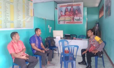 Cegah-TPPO-:-AIPDA-Maximus-Setu,-Bhabinkamtibmas-Kecamatan-Langke-Rembong,-Kabupaten-Manggarai,-Melaksanakan-Sambang-dan-Patroli-di-Kantor-Kelurahan-Karot