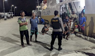 KP3-Laut-Reo-Lakukan-Pengamanan-Kapal-Penumpang-di-Pelabuhan-Laut-Reo