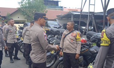 Kasat-Binmas-Polres-Manggarai-AKP-Gusti-Putu-Saba-Nugraha-Melakukan-Pengecekan-Kesiapan-Kendaraan-Dinas-Bhabinkamtibmas