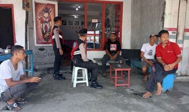 Anggota-Samapta-Polres-Manggarai-Lakukan-Patroli-Dialogis-untuk-Meningkatkan-Kamtibmas-di-Ruteng