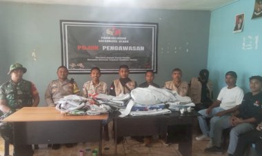 Bhabinkamtibmas-Kecamatan-Satar-Mese-Utara-lakukan-pengamanan-kegiatan-Panwascam-Satar-Mese-Utara-dalam-Penertiban-APK-Calon-Anggota-Legislatif