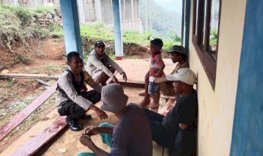 Bhabinkamtibmas-Aipda-Timoteus-L.Agho-Gencar-Sosialisasi-Pencegahan-TPPO-dan-Permasalahan-Lingkungan-di-Desa-Ruang