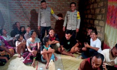 Patroli-Dialogis-Bhabinkamtibmas-Kecamatan-Lelak-di-Desa-Ndiwar,-Kabupaten-Manggarai