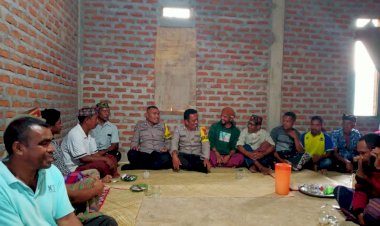 Patroli-Dialogis-Bhabinkamtibmas-di-Desa-Pong-Umpu,-Kecamatan-Lelak,-Kabupaten-Manggarai