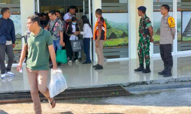 KP3-Udara-lakukan-Pengamanan-Pesawat-Wings-Air-ATR-72-500-di-Frans-Sales-Lega-Ruteng