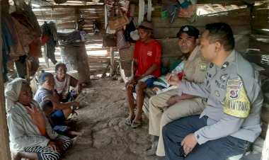 Bhabinkamtibmas-Aipda-EMILIUS-JOHAN-Gencar-Lakukan-Pencegahan-TPPO,-KARHUTLAH,-HPR,-dan-Penggalangan-Kamtibmas-Menjelang-Pemilu-di-Desa-Nao