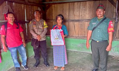 Kapospol-Cibal-Barat-Salurkan-Bantuan-Sosial-dari-Presiden-Republik-Indonesia-untuk-Masyarakat-Desa-Bangka-Ara,-Kabupaten-Manggarai