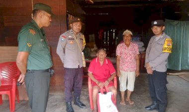 Penyaluran-Bansos-Presiden-RI-dan-Himbauan-cegah-TPPO-di-Desa-Bangka-Dese-oleh-Bhabinkamtibmas-dan-Kapospol-Lelak