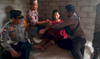 Polres-Manggarai-Salurkan-Bantuan-Kursi-Roda-dan-Pemeriksaan-Kesehatan-untuk-Warga-Sakit-Stroke-dan-Penyandang-Disabilitas