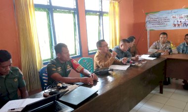 Petugas-BhabinKamtibmas-Kecamatan-Rahong-Utara-Lakukan-Sosialisasi-Dan-Edukasi-Di-Desa-Buar