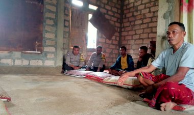 Patroli-Dialogis-Bhabinkamtibmas-Cegah-Tindak-Pidana-Perdagangan-Orang-di-Desa-Pong-Umpu