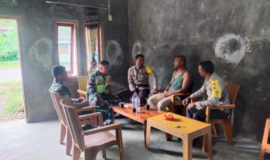 Aipda-Makasimus-Setu-dan-Bripka-Matheus-Maju,-Bhabinkamtibmas-Kecamatan-Langke-Rembong,-Sosialisasi-Tppo-Dan-Antisipasi-Bencana-Alam