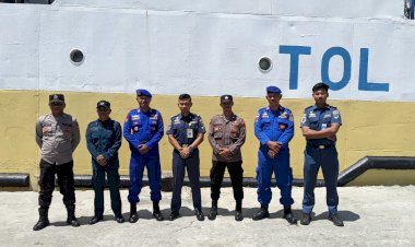 Pos-Yan-Ops.-Lilin-Turangga-2023-di-Pelabuhan-Laut-Reo--lakukan-Pengamanan-Kapal-Penumpang-KM.MALOLI-di-Pelabuhan-Laut-Reo.